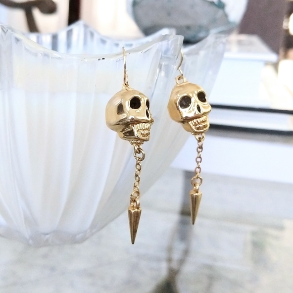 Jewelmint skull and spike drop earrings - Picture 2 of 3